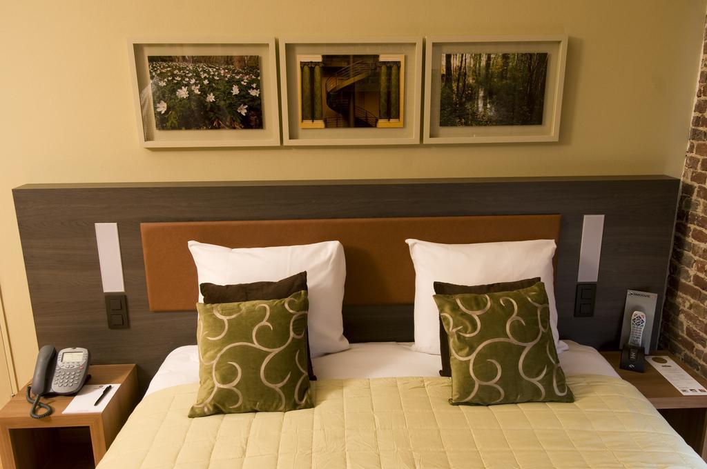 Het Godshuis Hotel Синт Лаурайнс Екстериор снимка