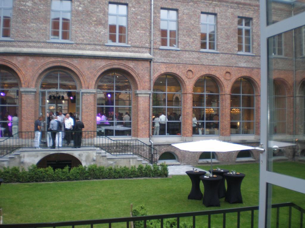 Het Godshuis Hotel Синт Лаурайнс Екстериор снимка