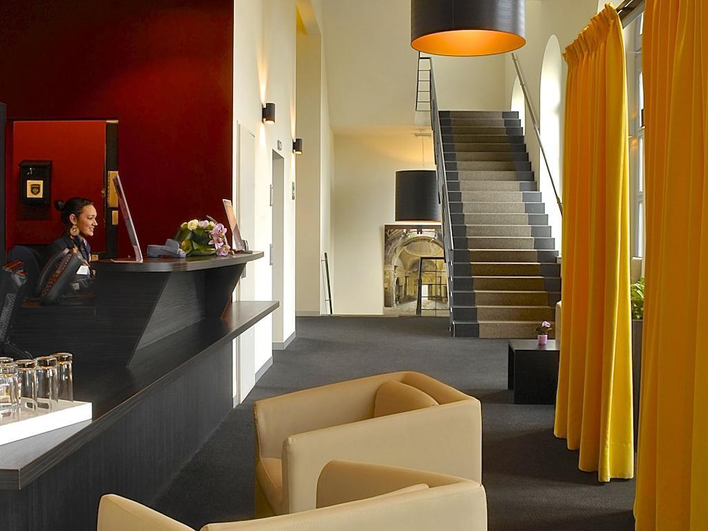 Het Godshuis Hotel Синт Лаурайнс Екстериор снимка