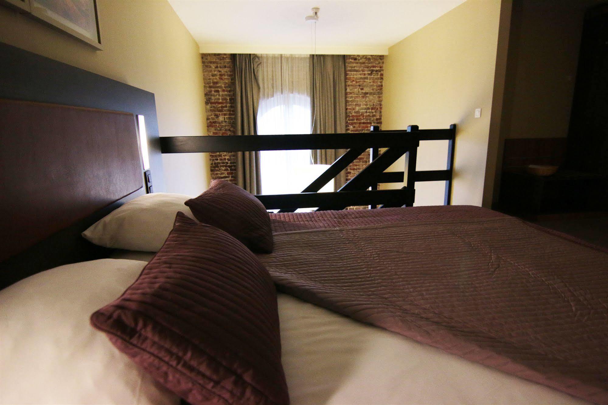 Het Godshuis Hotel Синт Лаурайнс Екстериор снимка