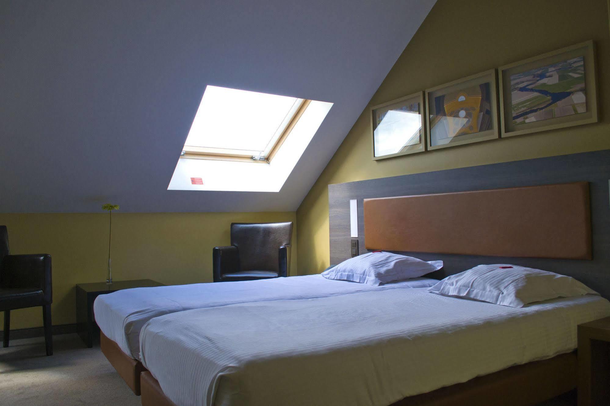 Het Godshuis Hotel Синт Лаурайнс Екстериор снимка