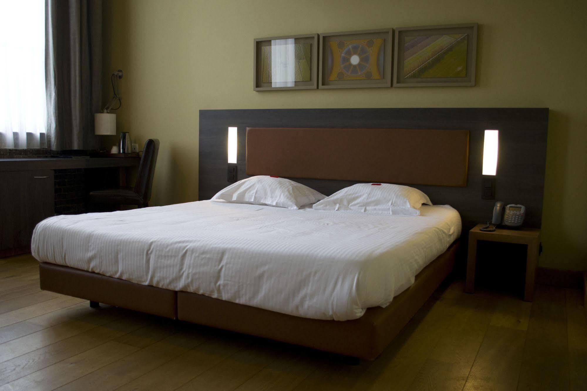 Het Godshuis Hotel Синт Лаурайнс Екстериор снимка